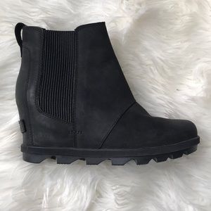 Sorel wedge booties size 7